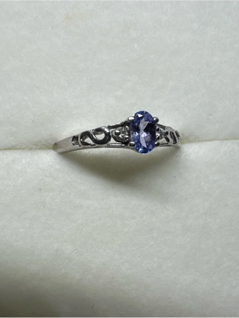14k White Gold Ring Tanzanite & Diamond Accents Size 6.75 Dainty Elegant 1.35g